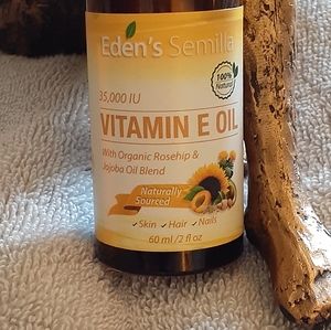 1. VITAMIN E OIL